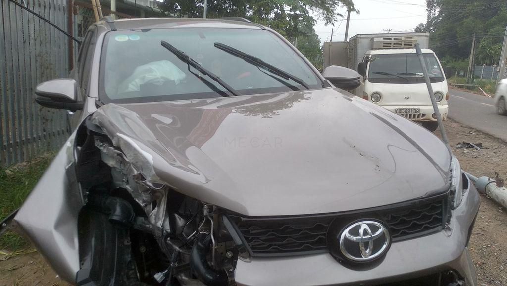 Bình Thuận Toyota Fortuner tông liên tiếp 3 chiếc xe máy khiến 6 người  thương vong