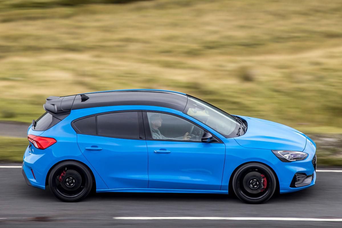 2015 Ford Focus ST Photos and Info 8211 News 8211 Car and Driver